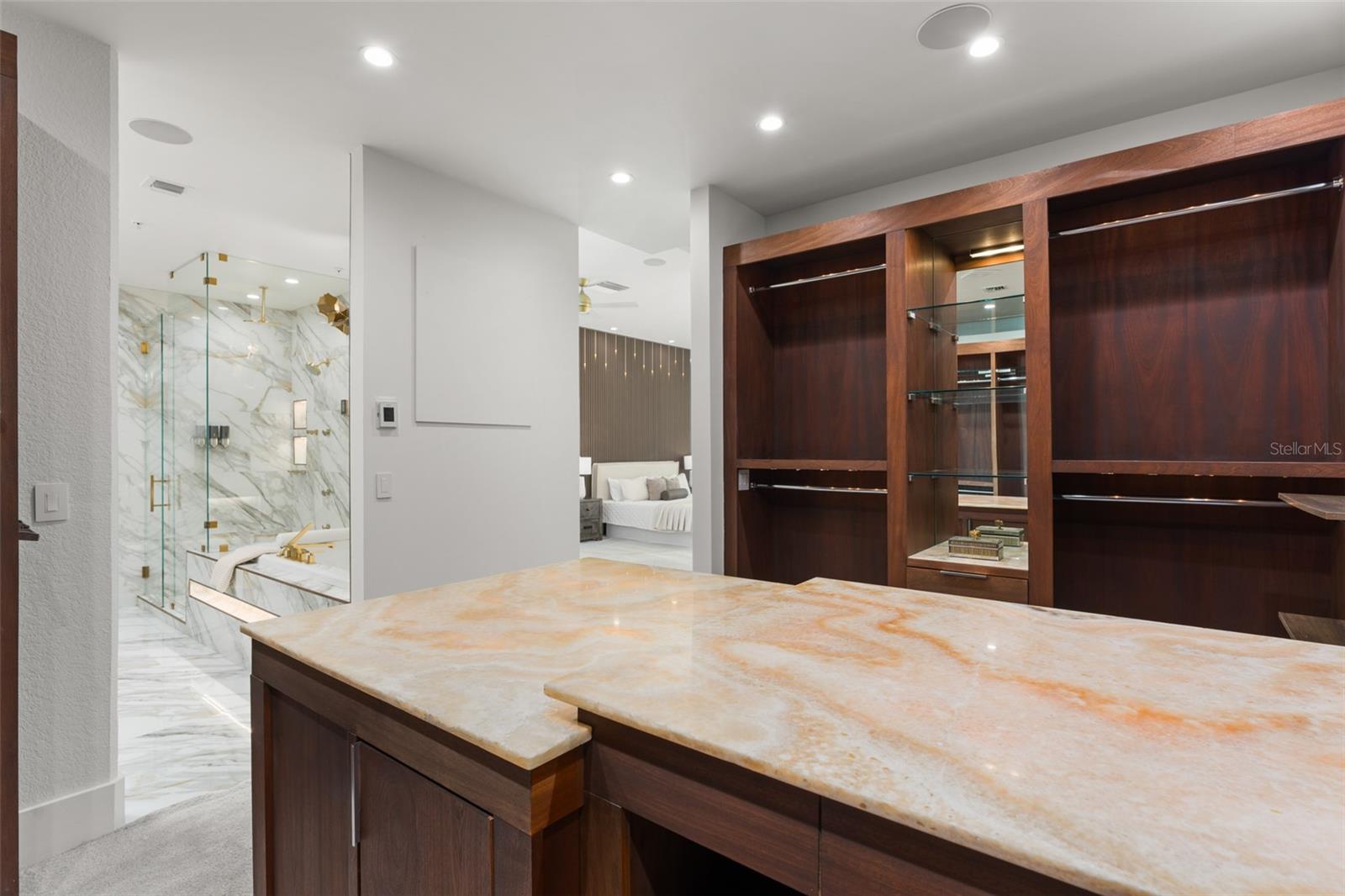 Image 25 of 44 For 150 Robinson Street Ph3506