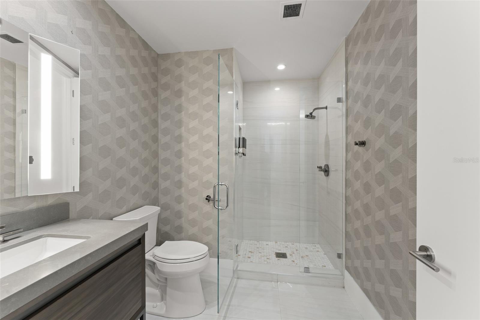 Image 28 of 44 For 150 Robinson Street Ph3506