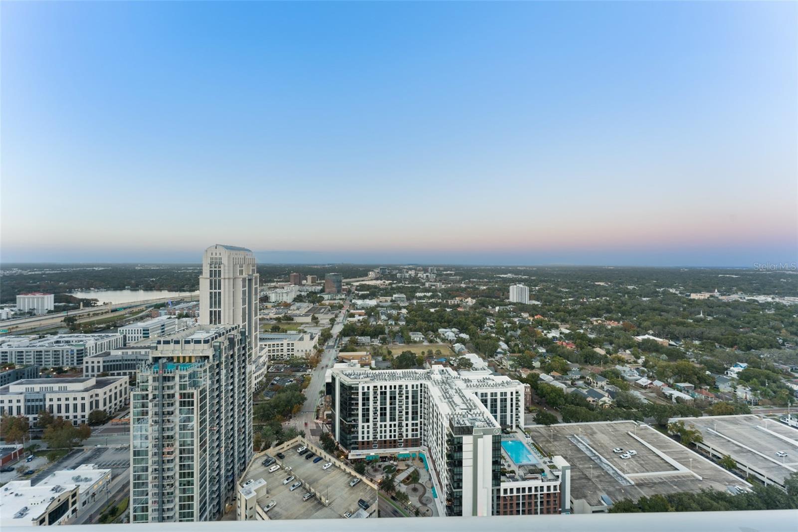 Image 40 of 44 For 150 Robinson Street Ph3506