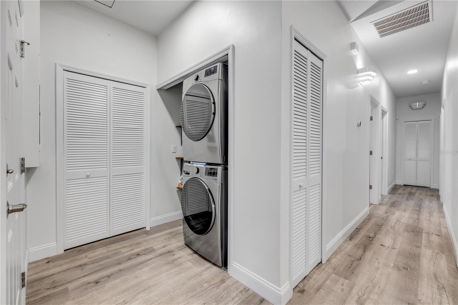 Image 11 of 27 For 14 Seminole Avenue