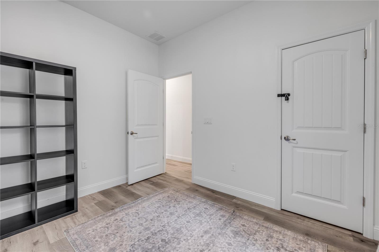 Image 19 of 27 For 14 Seminole Avenue