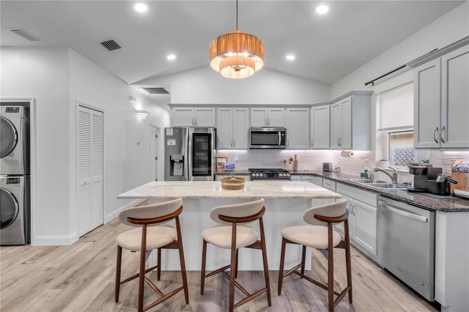 Image 8 of 27 For 14 Seminole Avenue