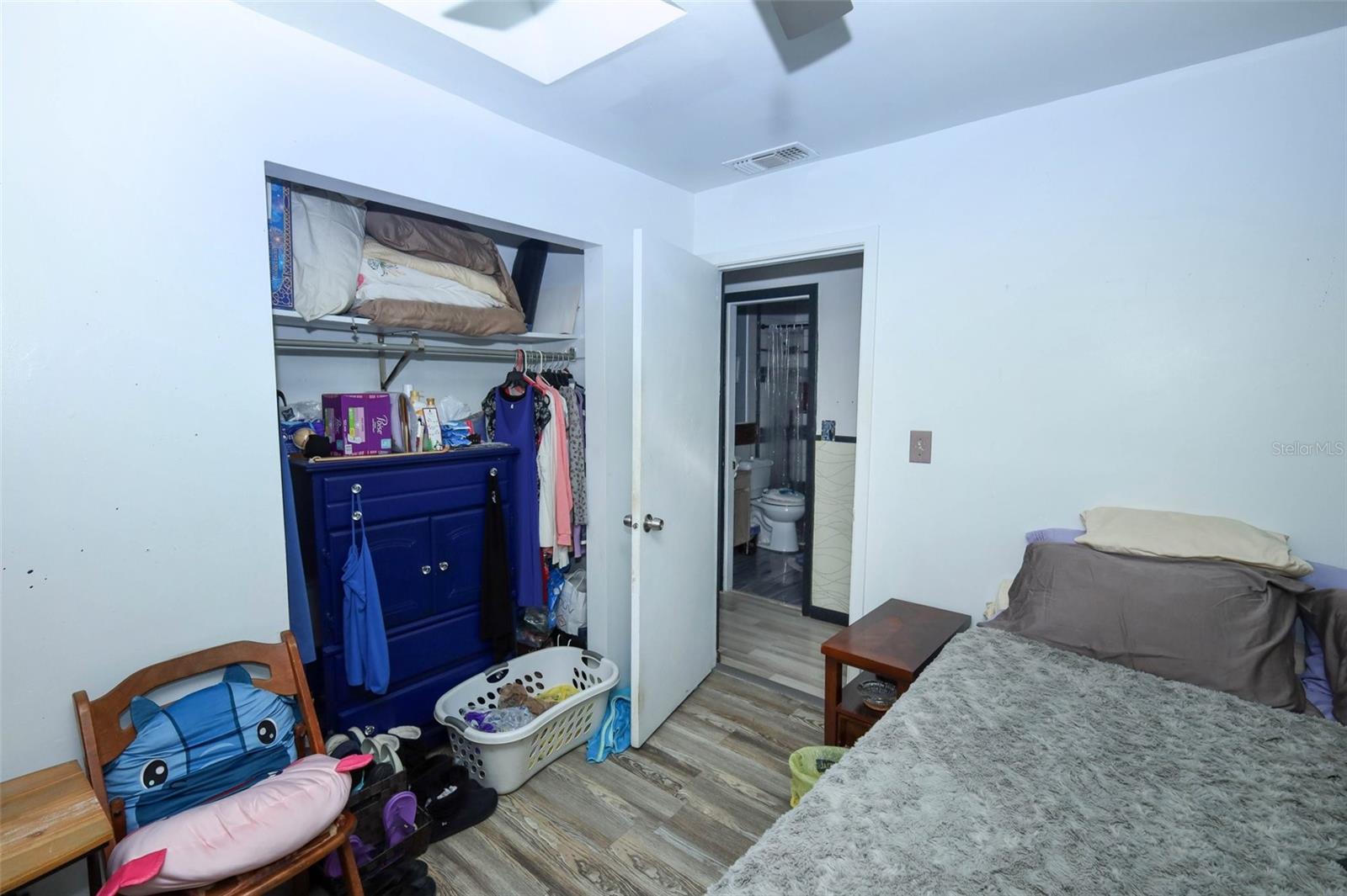 Image 18 of 25 For 613 Land Avenue