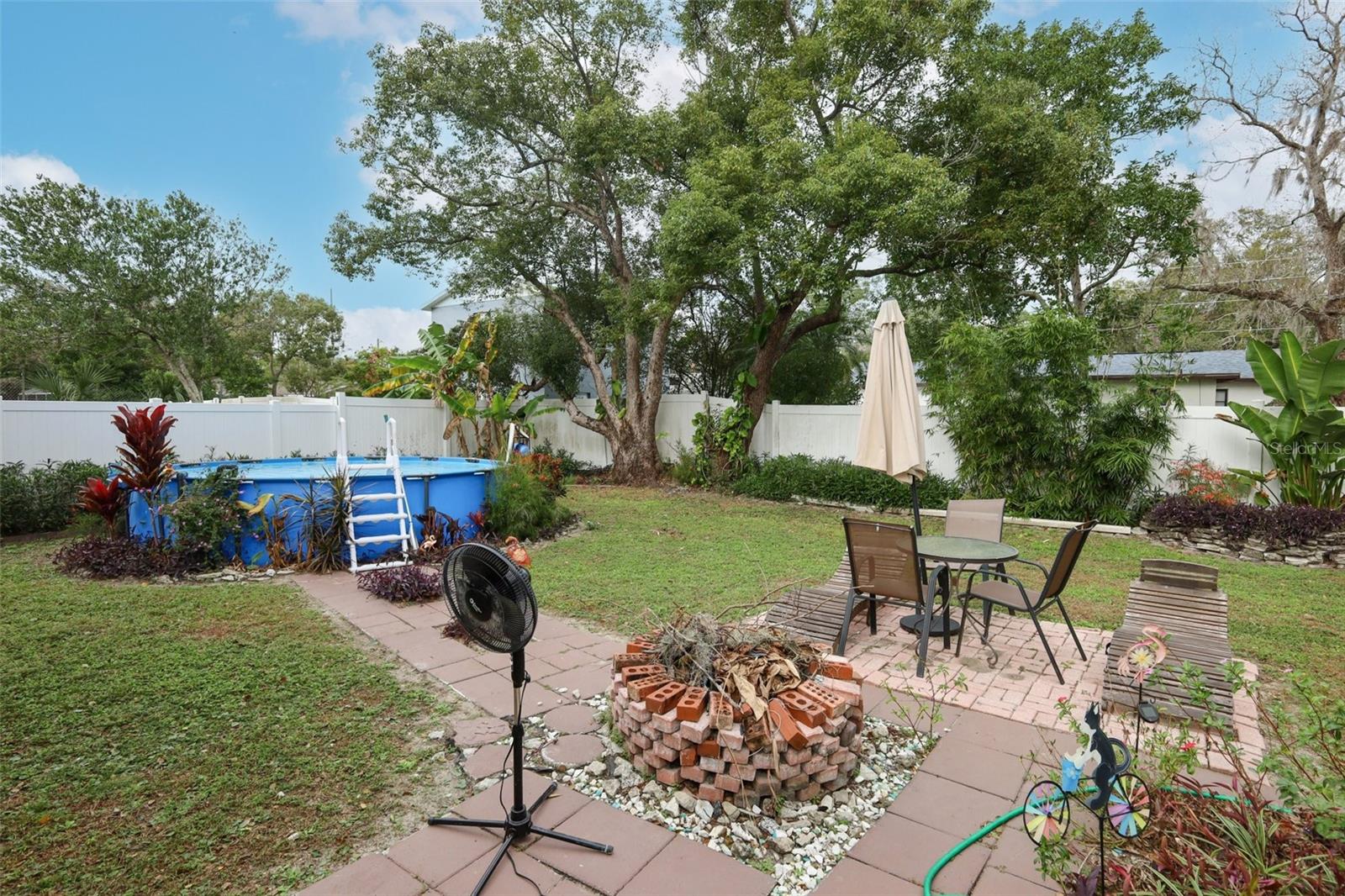 Image 21 of 25 For 613 Land Avenue