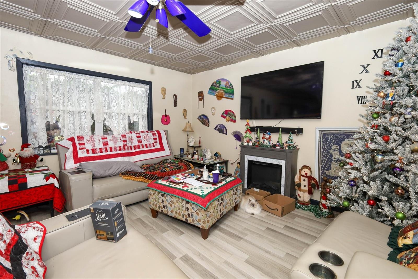 Image 4 of 25 For 613 Land Avenue