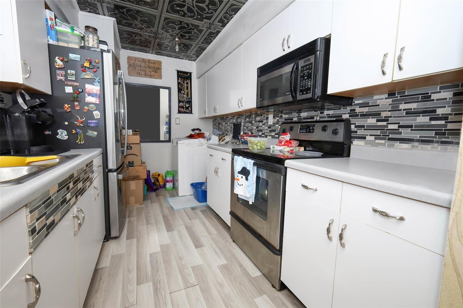 Image 8 of 25 For 613 Land Avenue