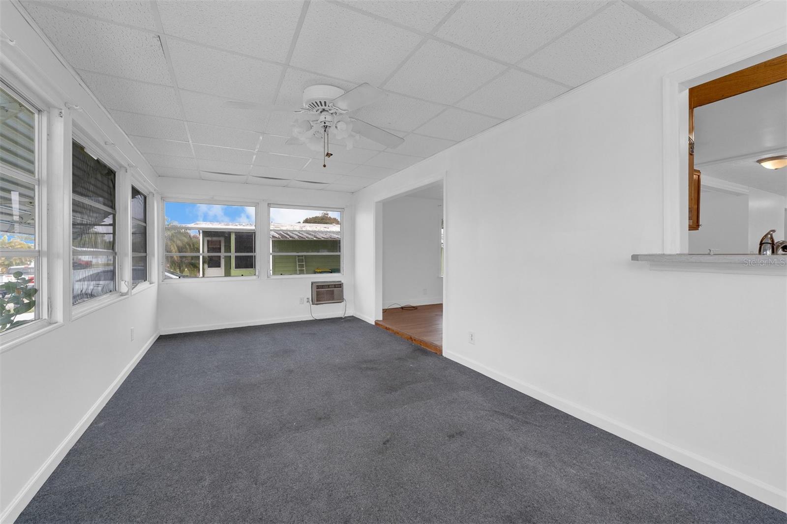 Image 3 of 21 For 562 Ruth Circle