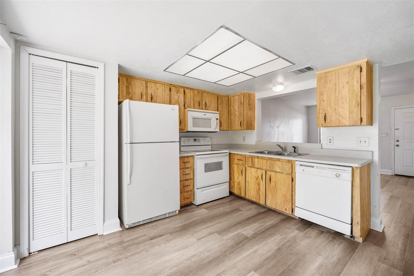 Image 7 of 26 For 12062 Tift Circle