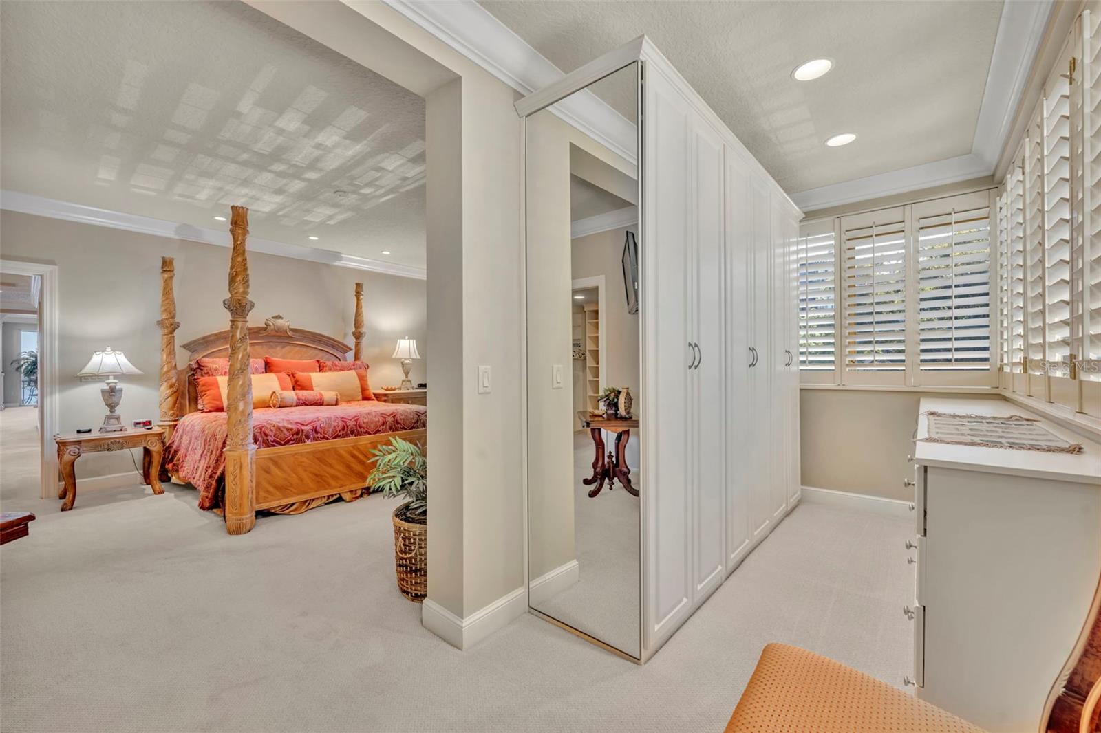 Image 20 of 32 For 311 Morse Boulevard 2 - 5