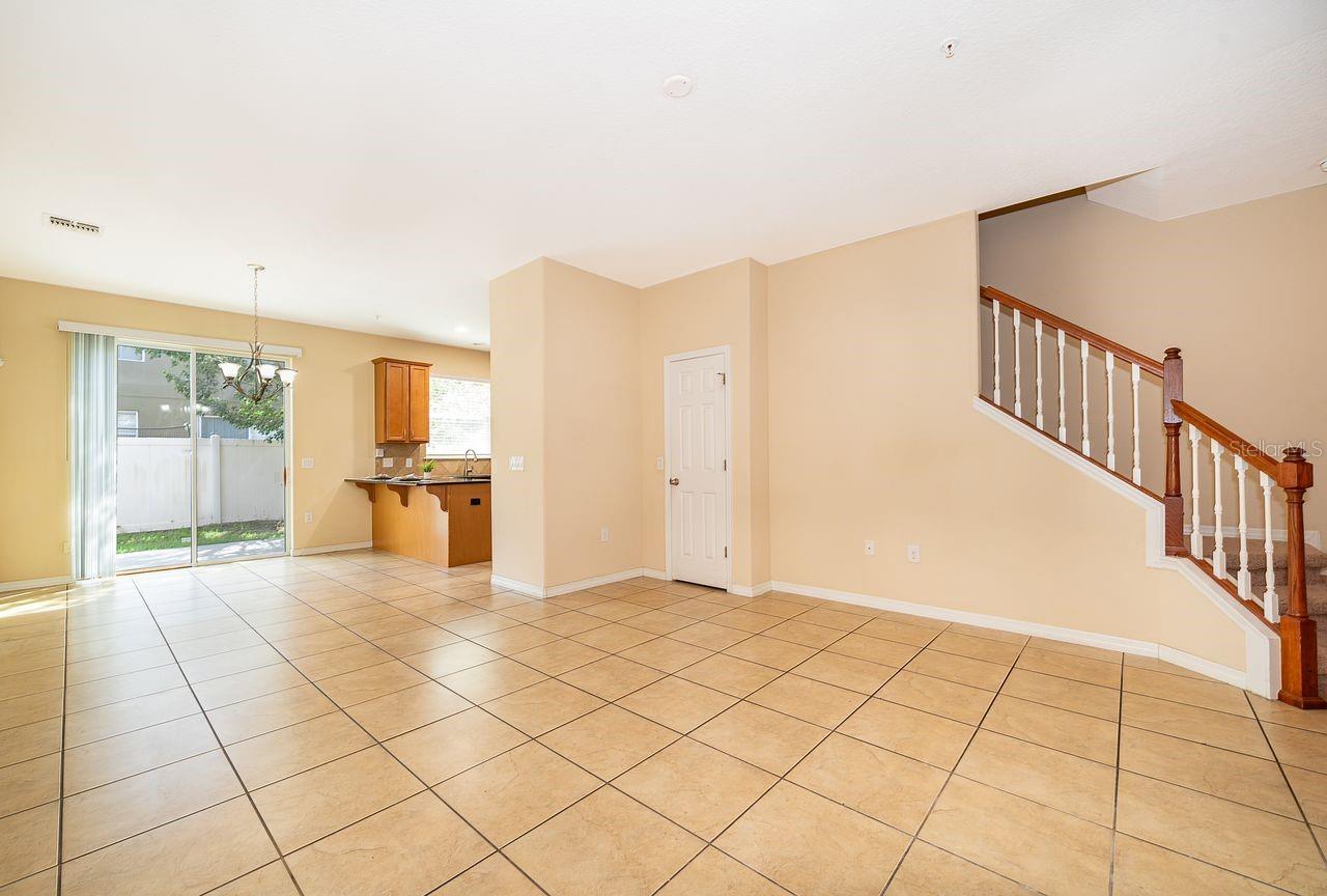 Image 7 of 21 For 9539 Silver Buttonwood Street