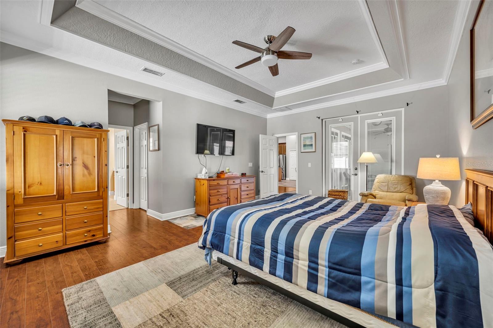 Image 15 of 34 For 419 Blue Water Edge Drive