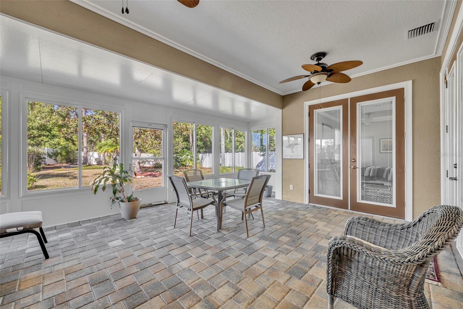 Image 29 of 34 For 419 Blue Water Edge Drive