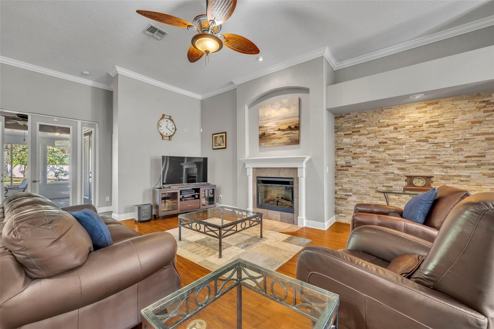 Image 3 of 34 For 419 Blue Water Edge Drive