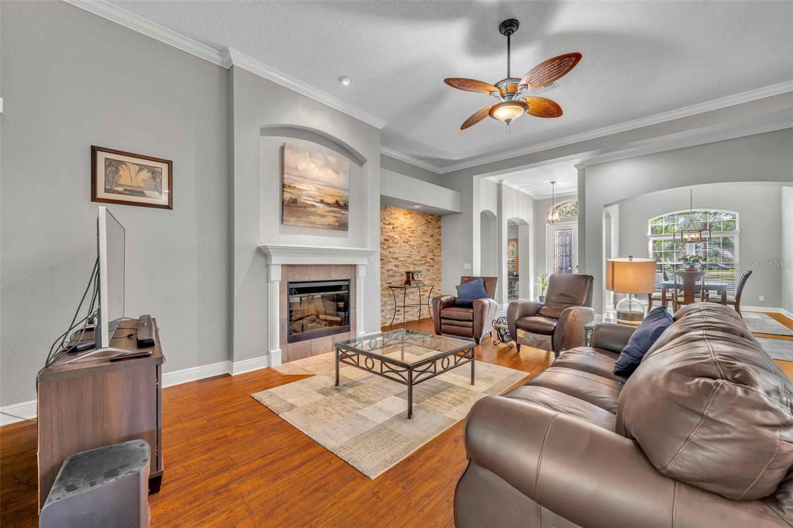 Image 5 of 34 For 419 Blue Water Edge Drive