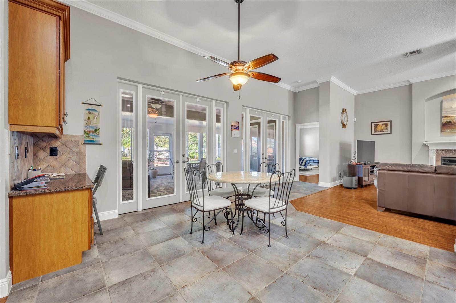 Image 8 of 34 For 419 Blue Water Edge Drive