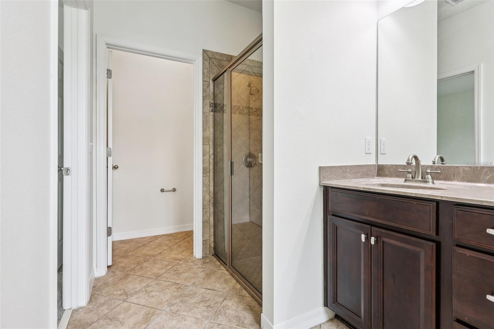 Image 16 of 21 For 1126 Maumee Street