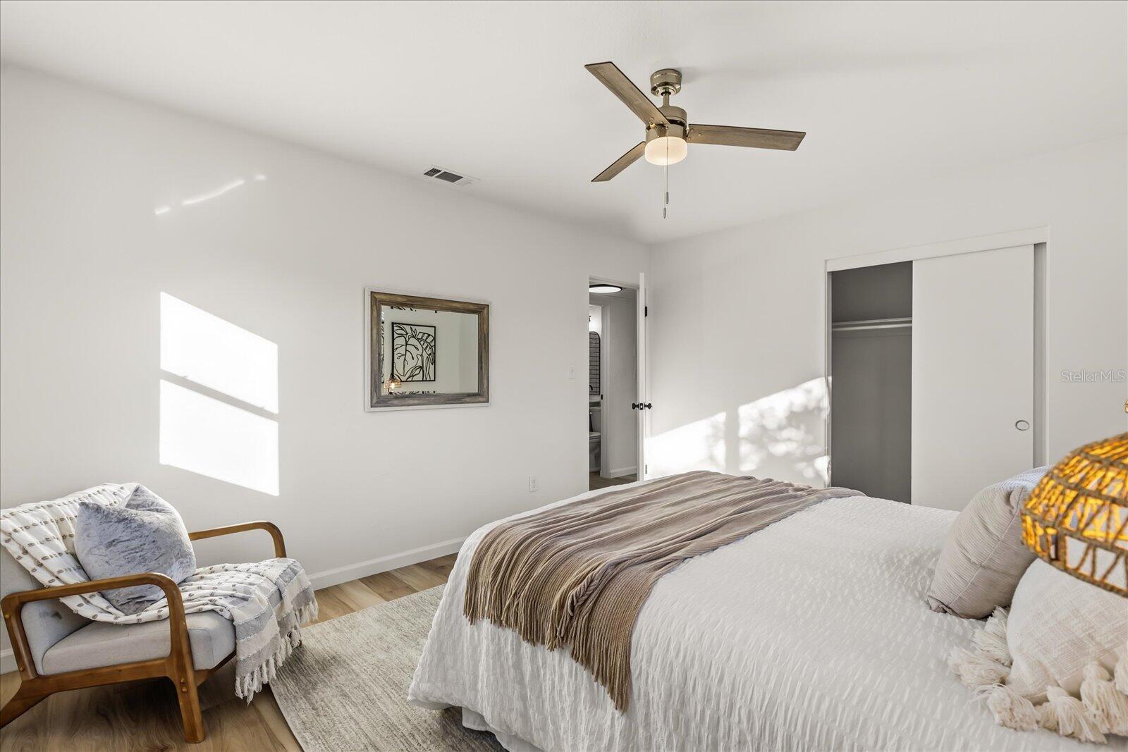 Image 18 of 33 For 6072 15th Way N