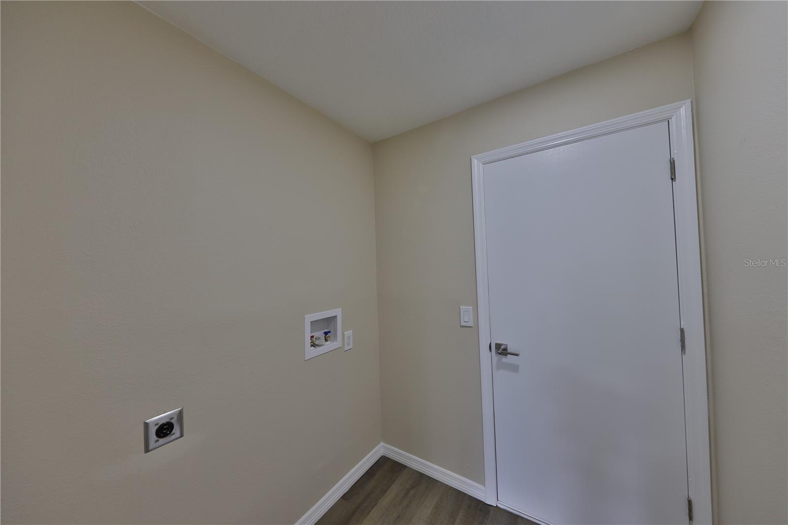 Image 14 of 27 For 9872 Bubbling Brook Court