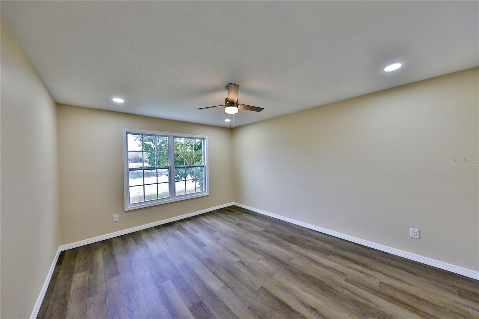 Image 8 of 27 For 9872 Bubbling Brook Court