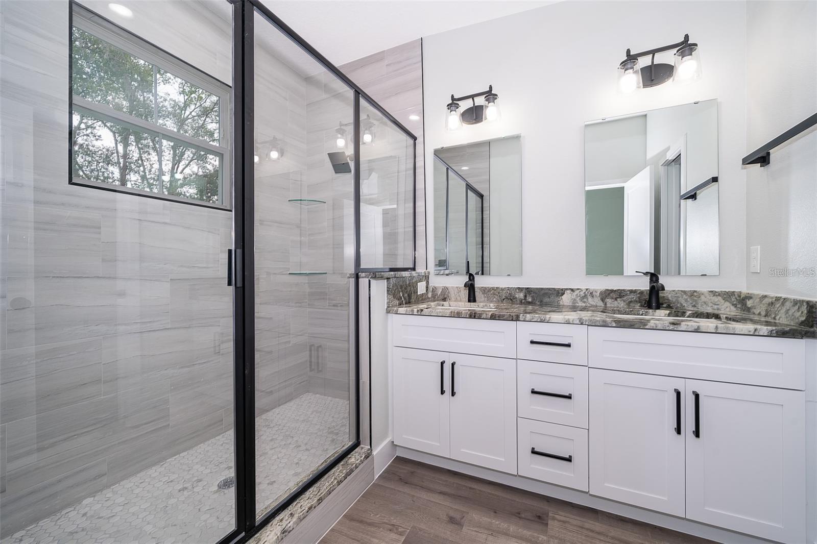 Image 17 of 19 For 369 Myrtle Street