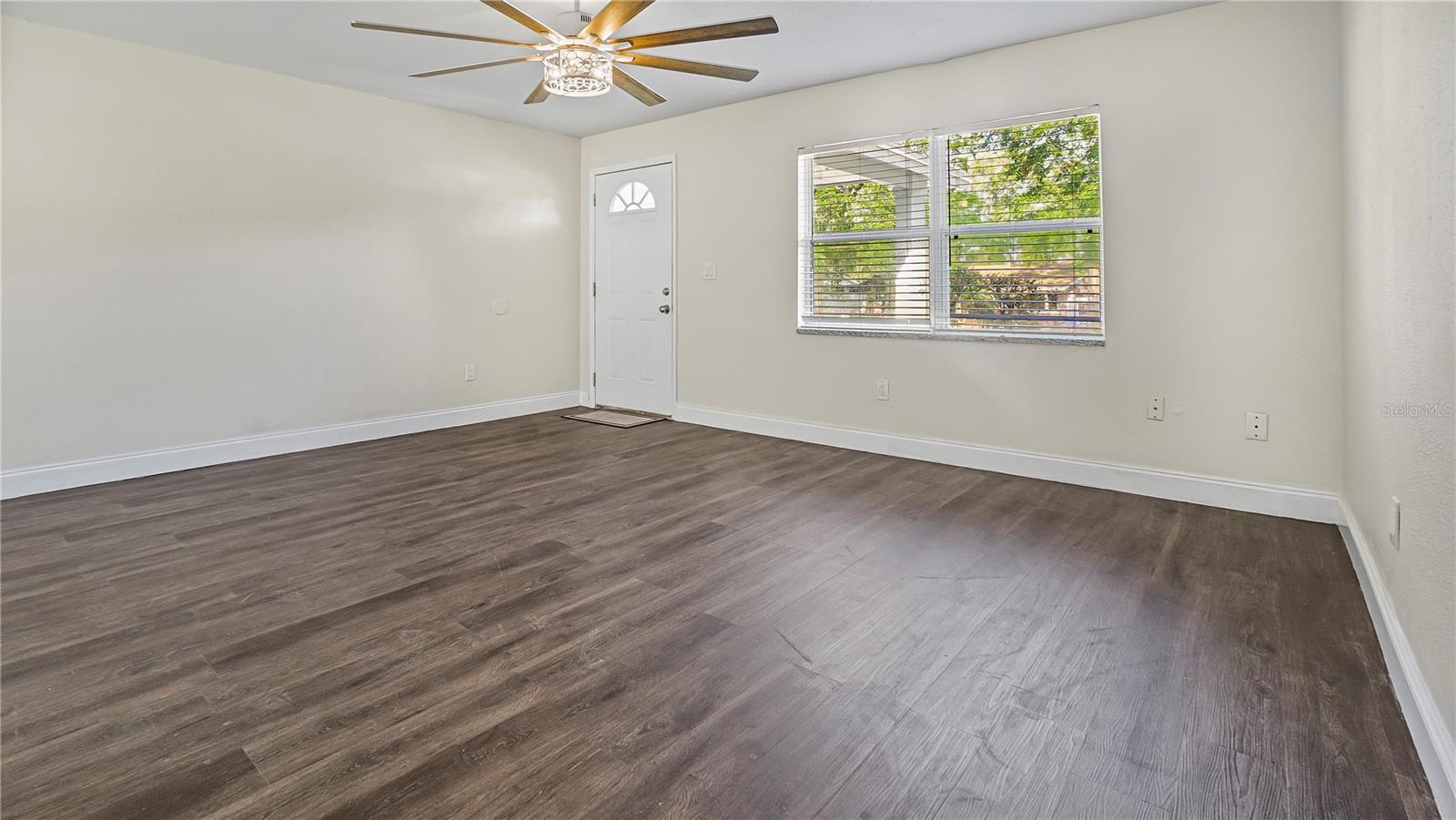 Image 10 of 23 For 7906 Arabian Place