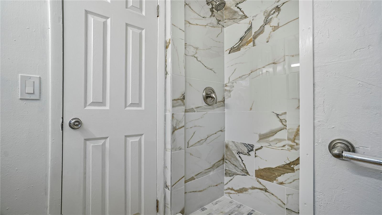 Image 18 of 23 For 7906 Arabian Place