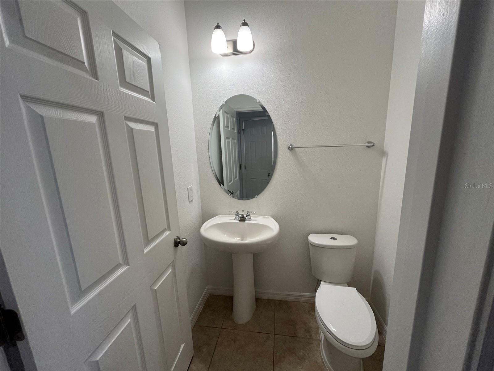 Image 10 of 23 For 15114 Stuttgart Alley