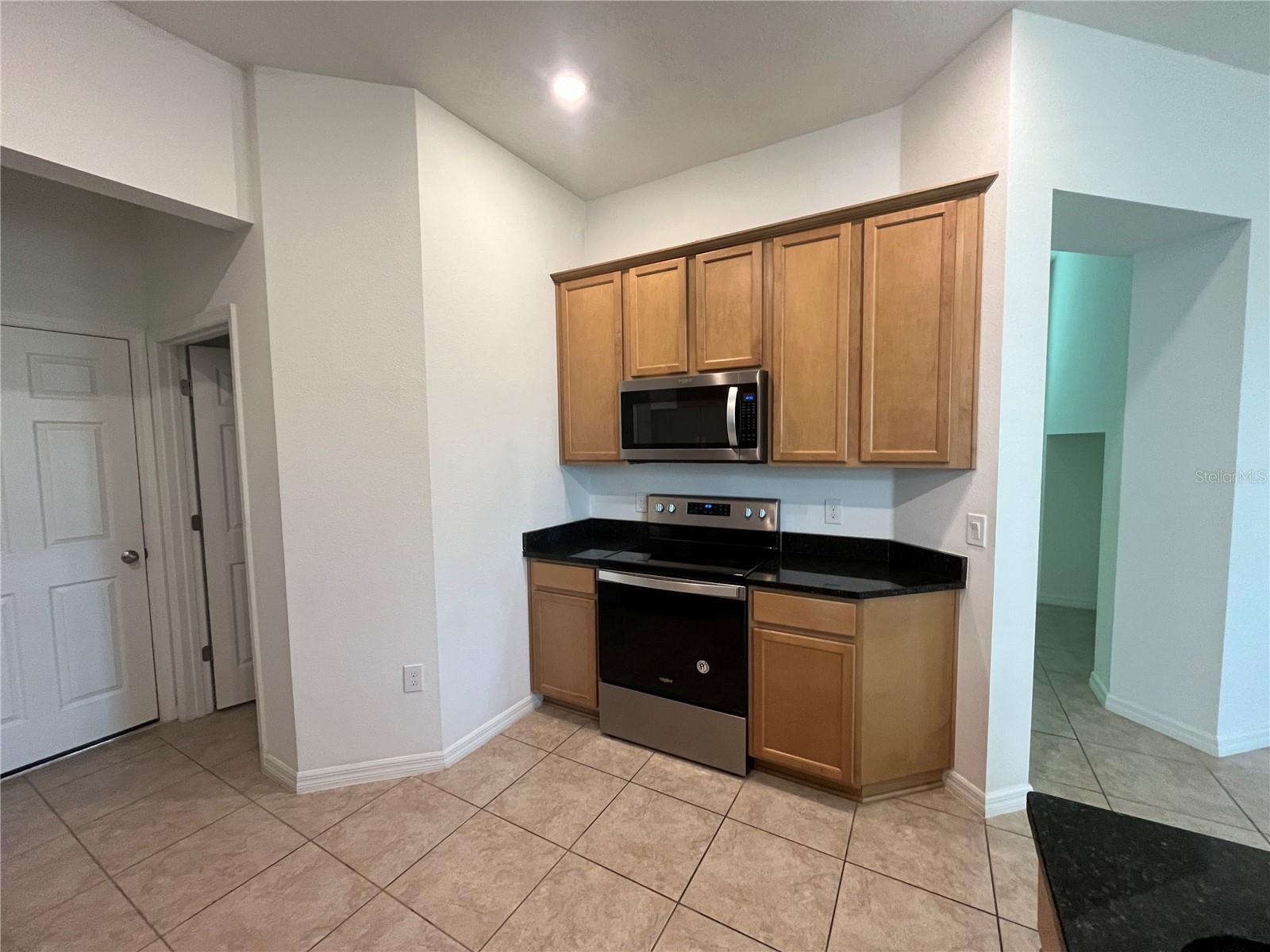 Image 8 of 23 For 15114 Stuttgart Alley