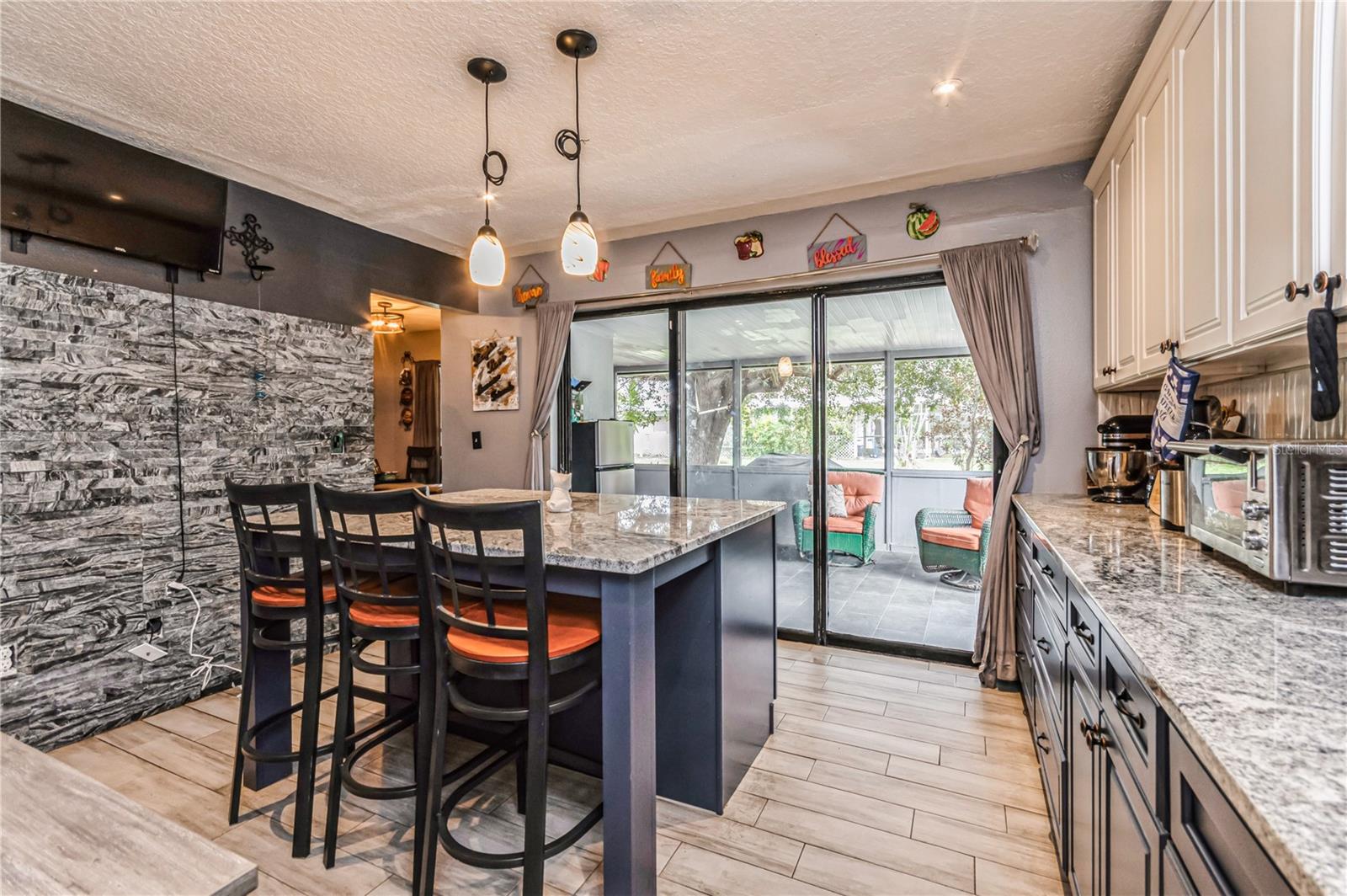 Image 10 of 28 For 2405 Abalone Boulevard