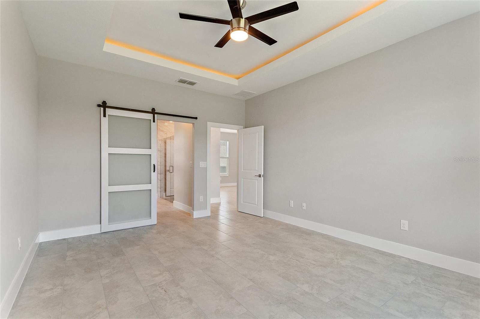 Listing photo id 30 for 421 19th Terrace