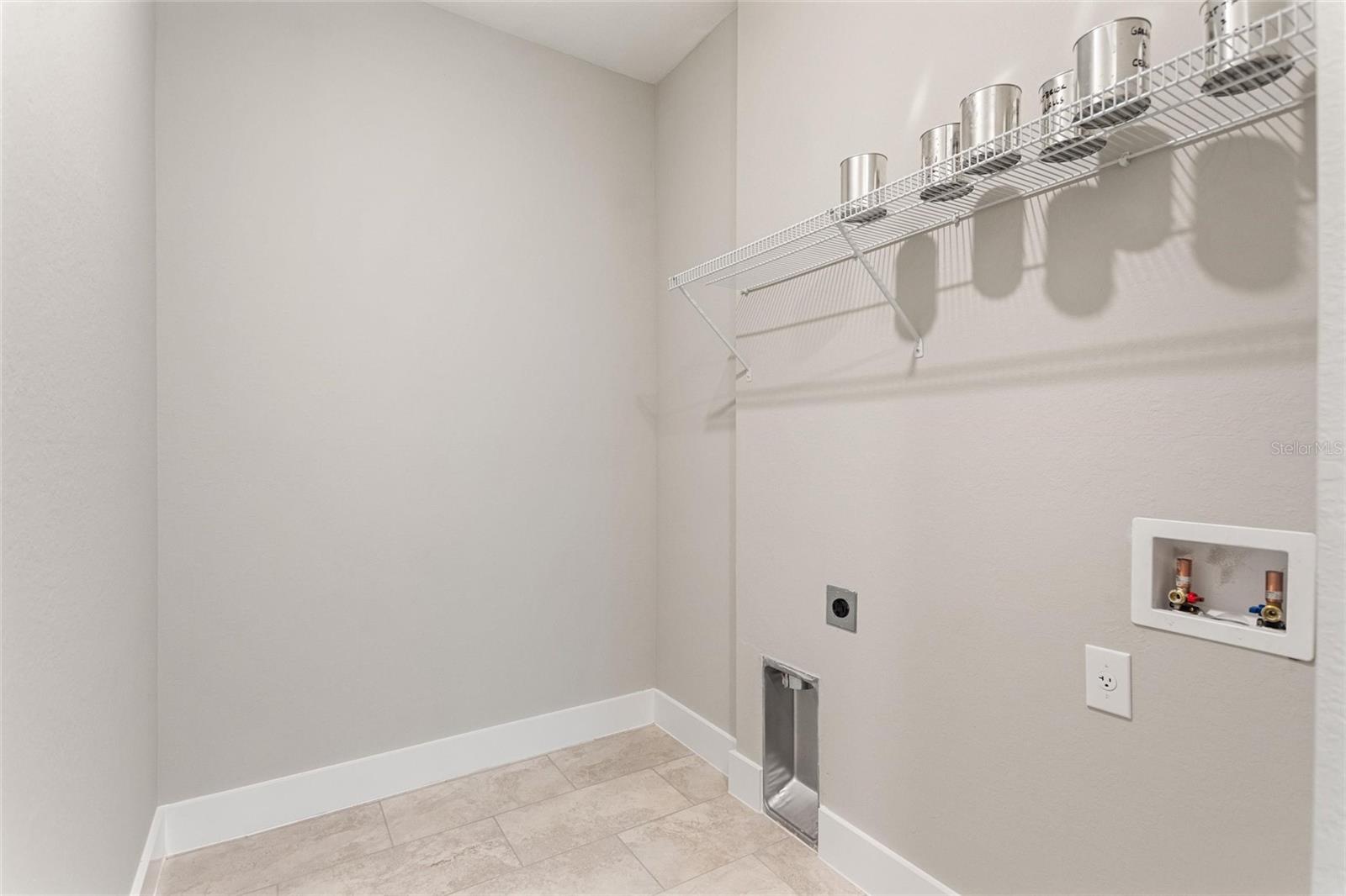 Listing photo id 34 for 421 19th Terrace