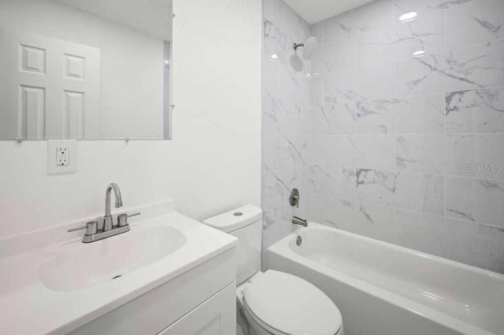 Image 14 of 26 For 5925 Hilltop Lane W