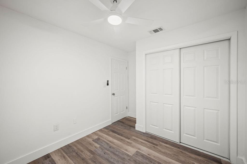 Image 17 of 26 For 5925 Hilltop Lane W