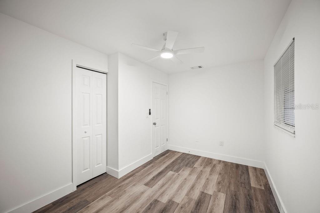 Image 19 of 26 For 5925 Hilltop Lane W