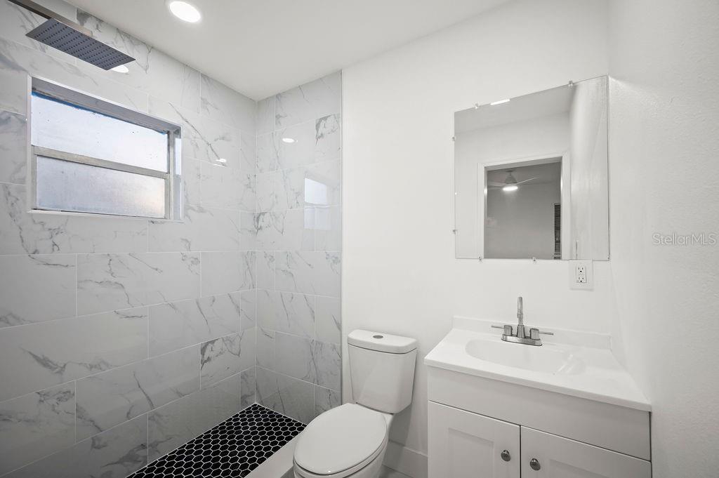 Image 22 of 26 For 5925 Hilltop Lane W