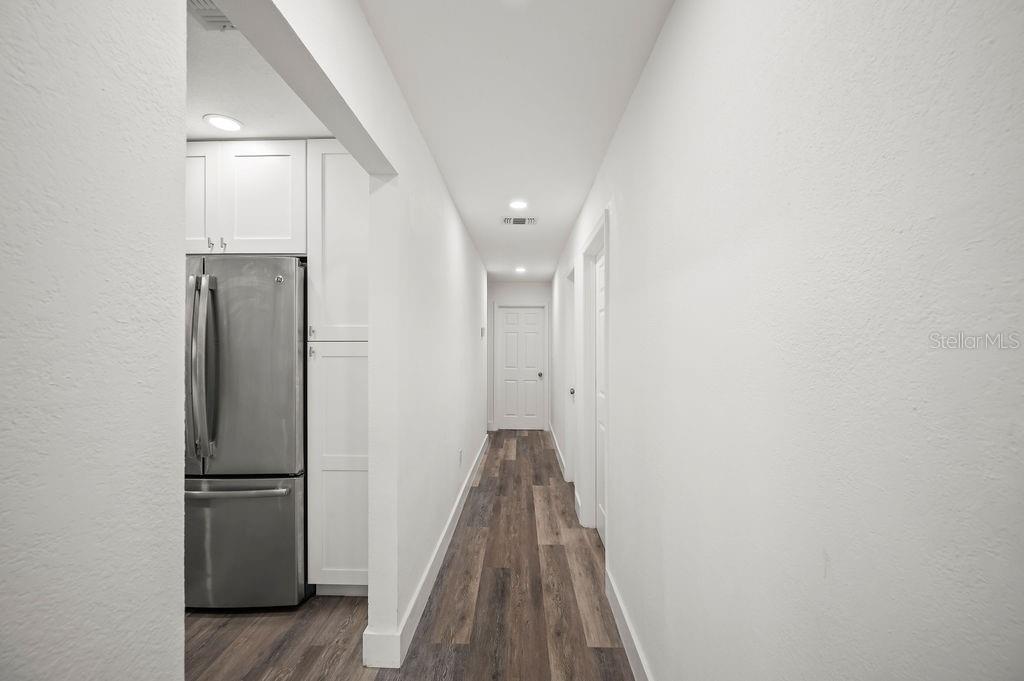 Image 5 of 26 For 5925 Hilltop Lane W