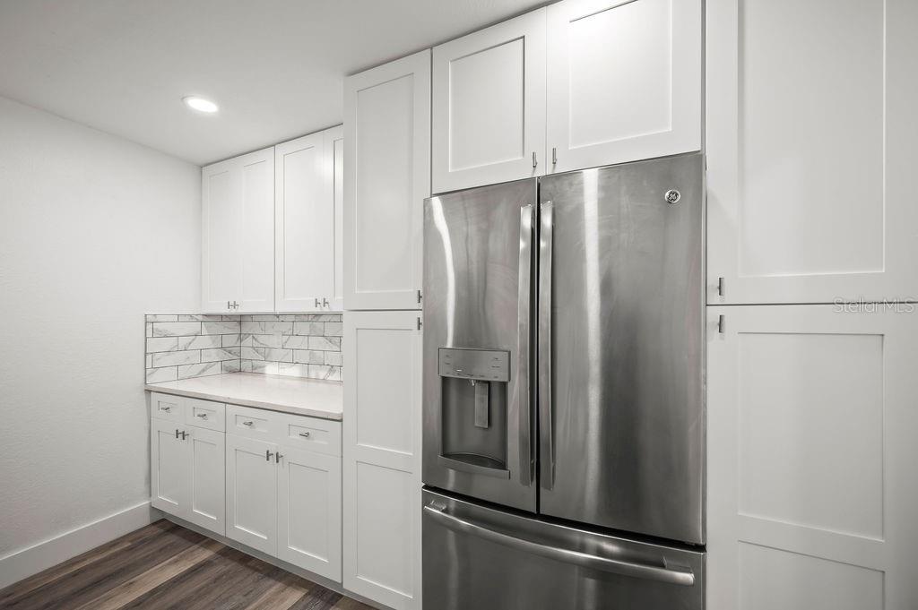 Image 8 of 26 For 5925 Hilltop Lane W