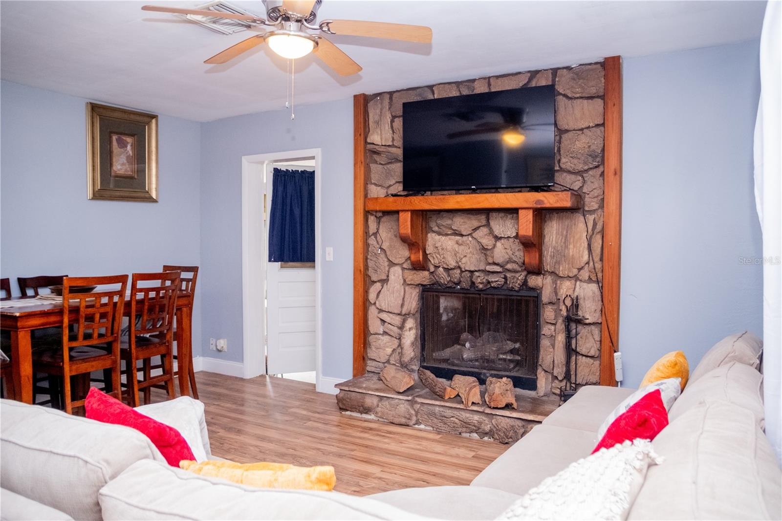 Image 5 of 17 For 313 Center Avenue