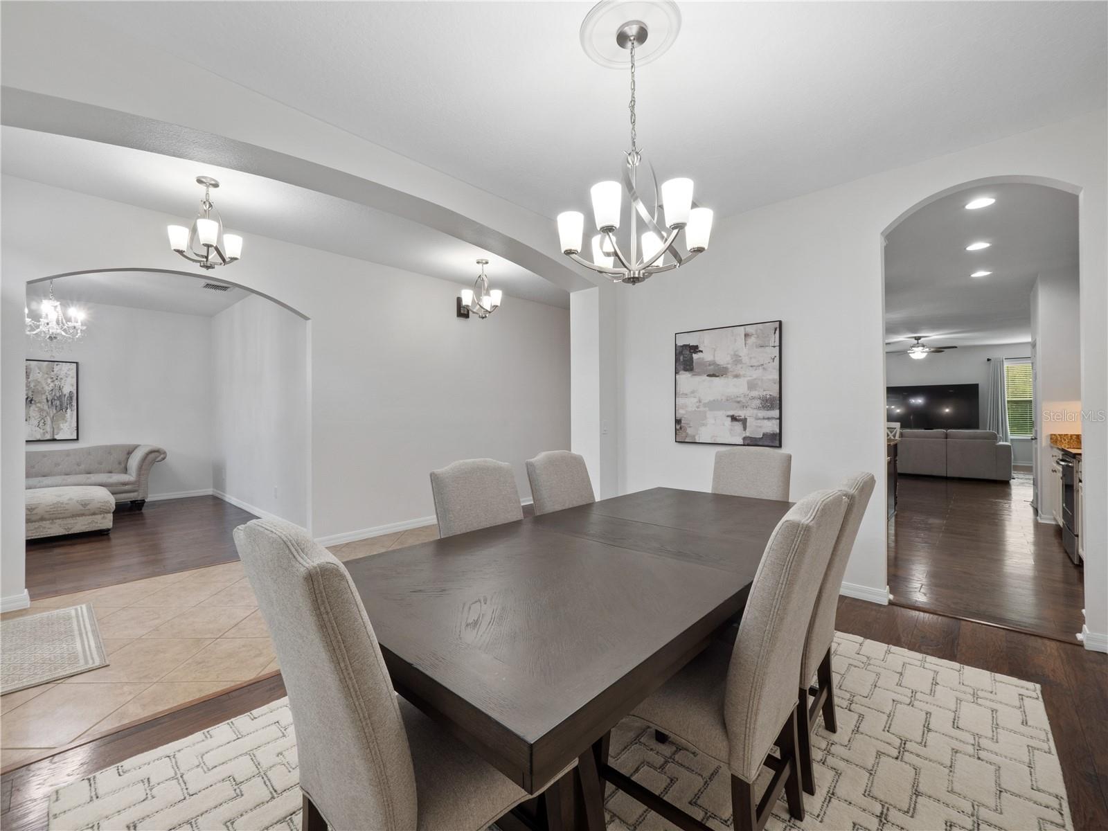 Image 15 of 98 For 780 Daisy Hill Court