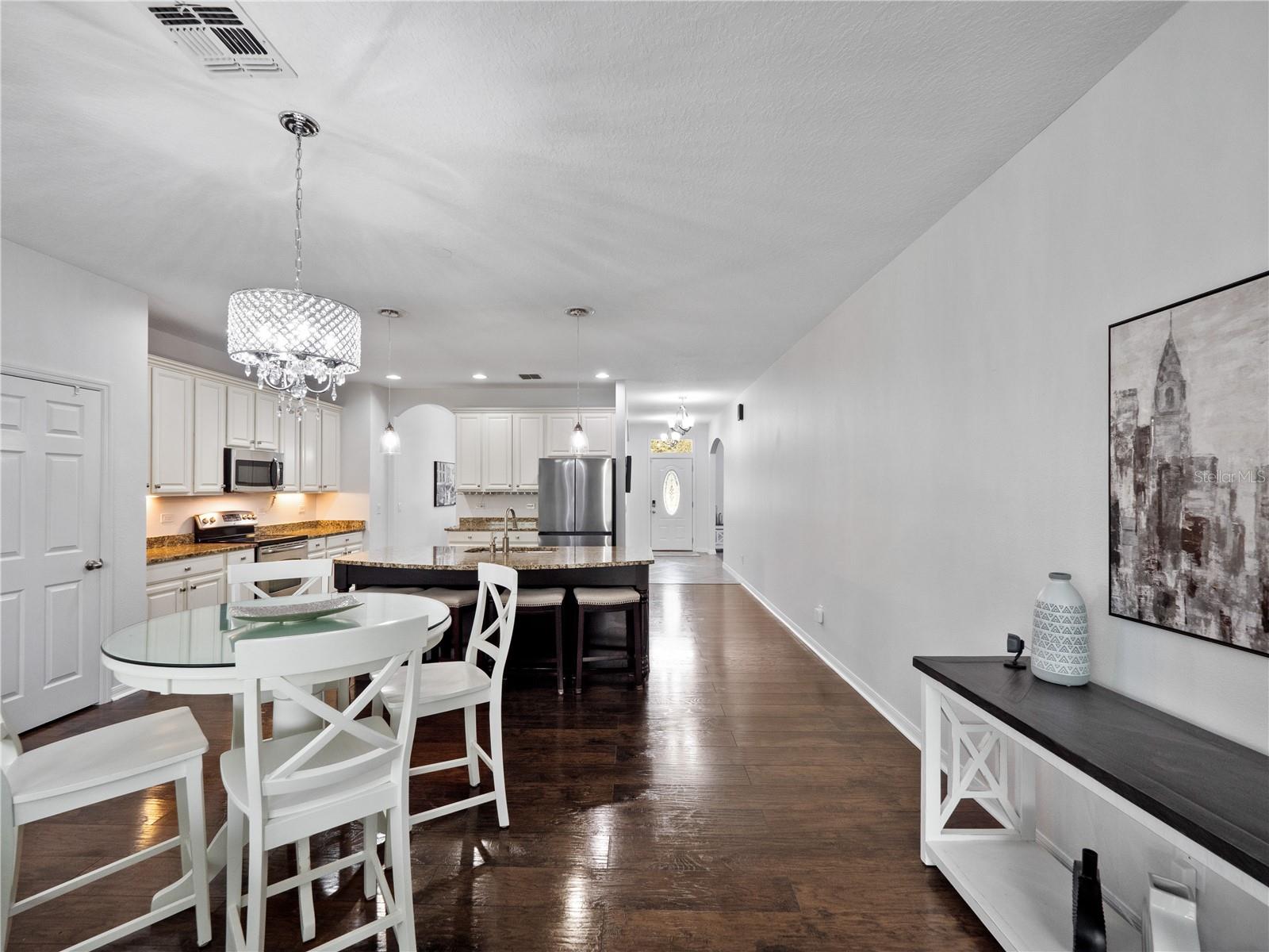 Image 20 of 98 For 780 Daisy Hill Court