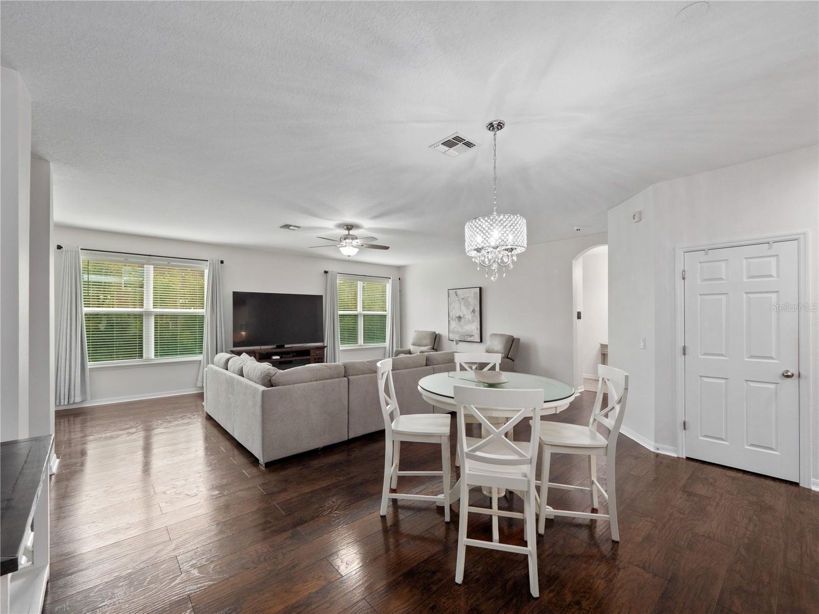 Image 32 of 98 For 780 Daisy Hill Court