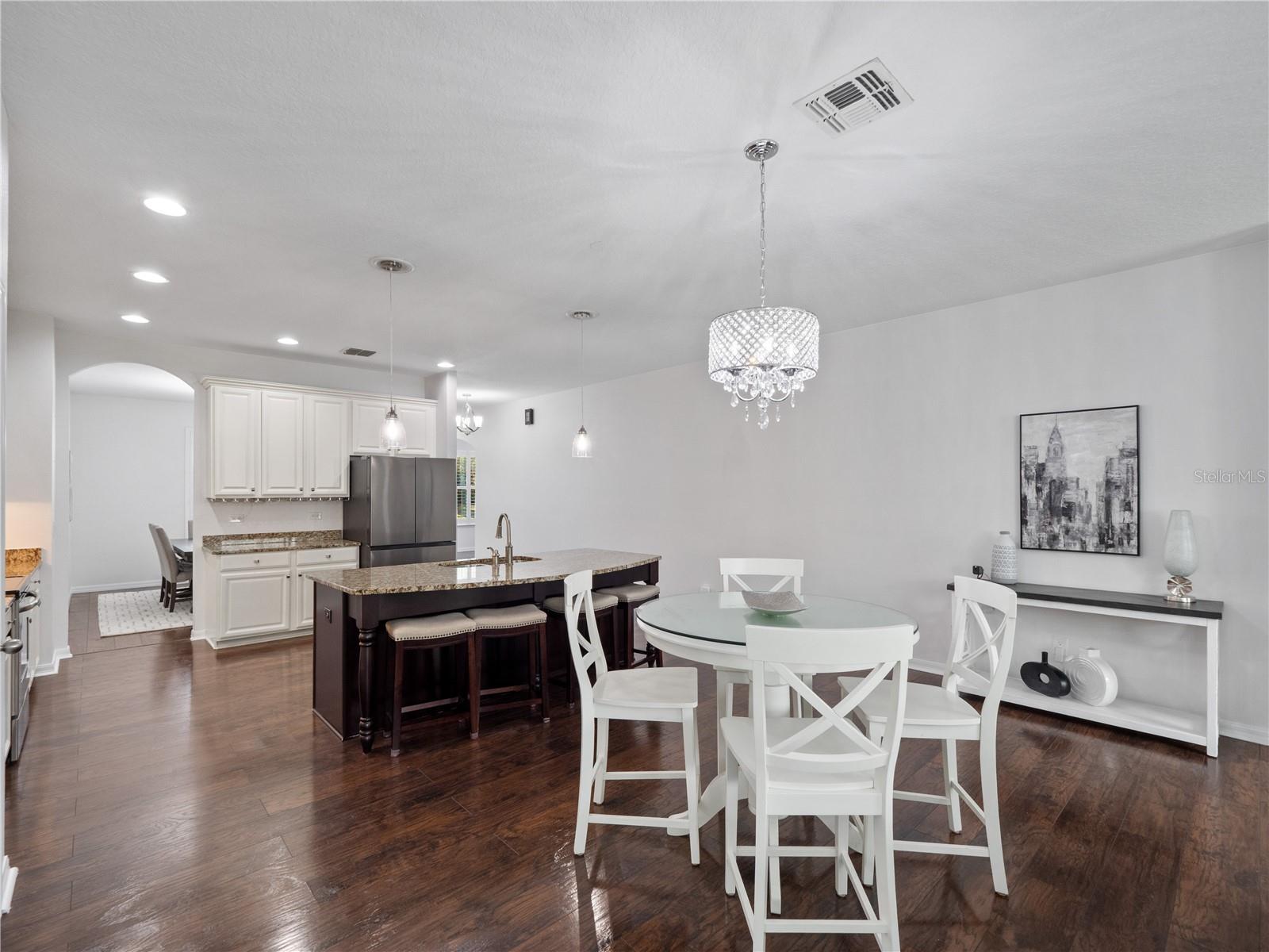 Image 34 of 98 For 780 Daisy Hill Court