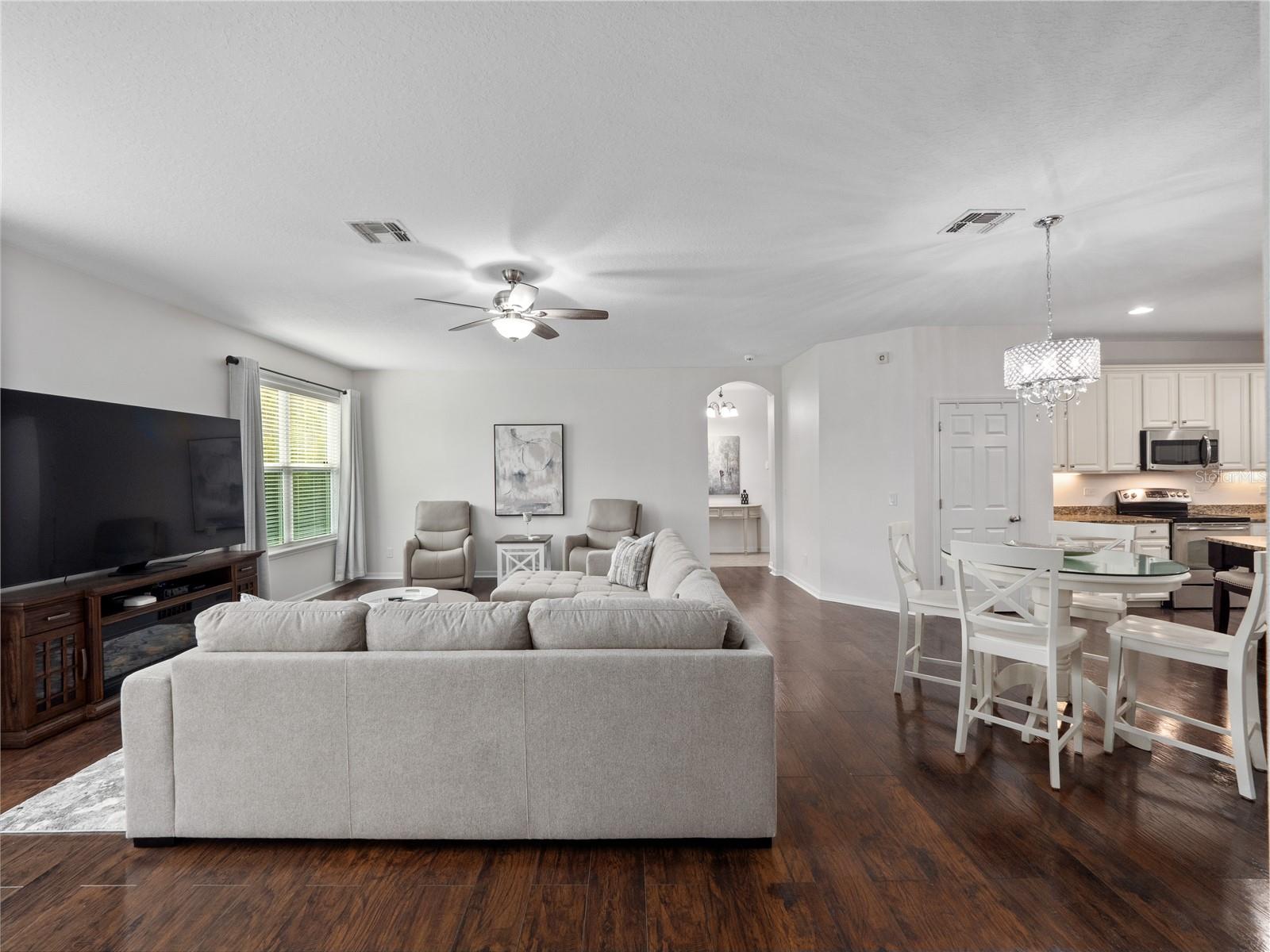 Image 39 of 98 For 780 Daisy Hill Court