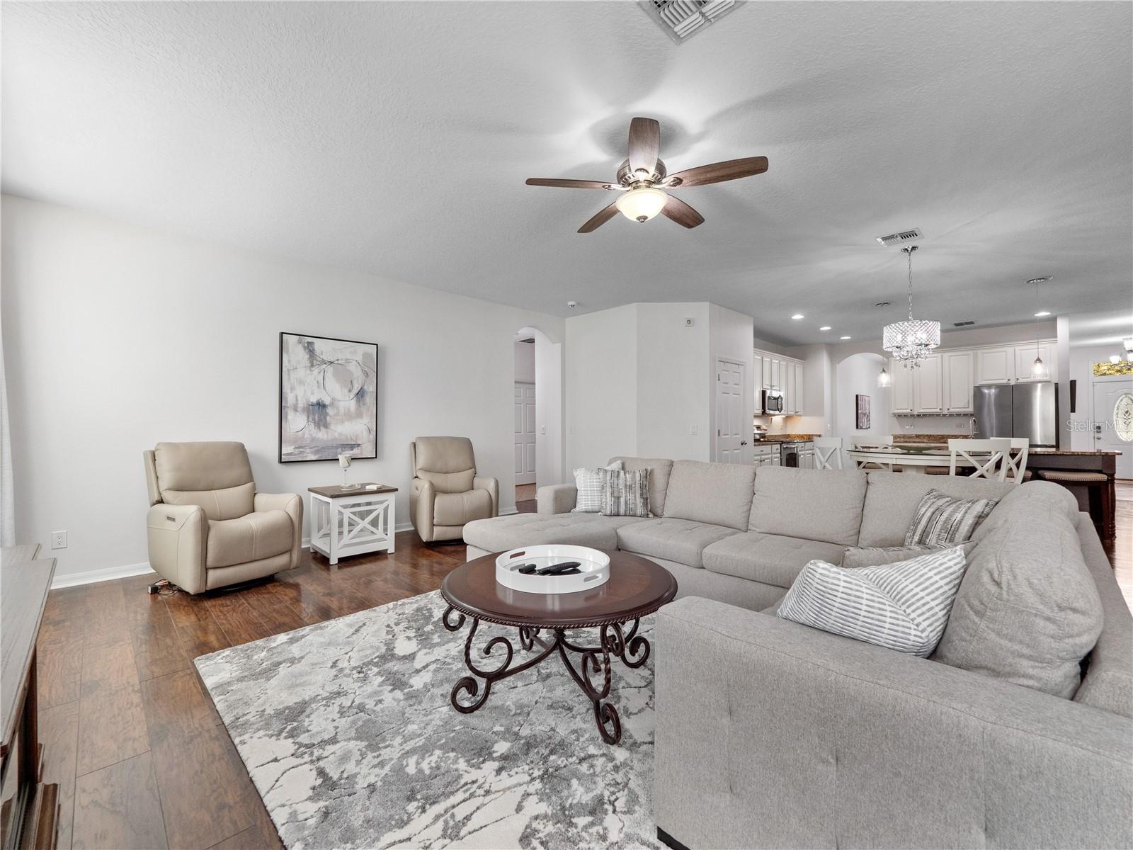 Image 42 of 98 For 780 Daisy Hill Court