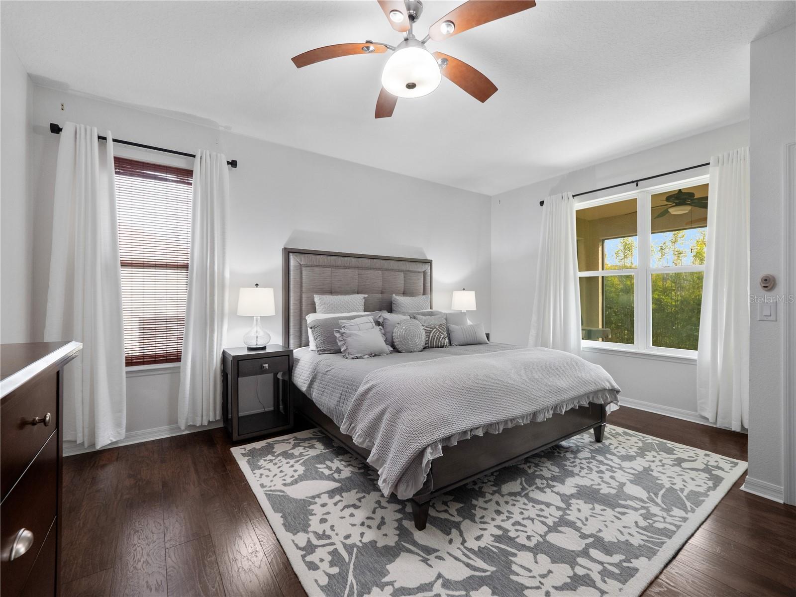 Image 43 of 98 For 780 Daisy Hill Court