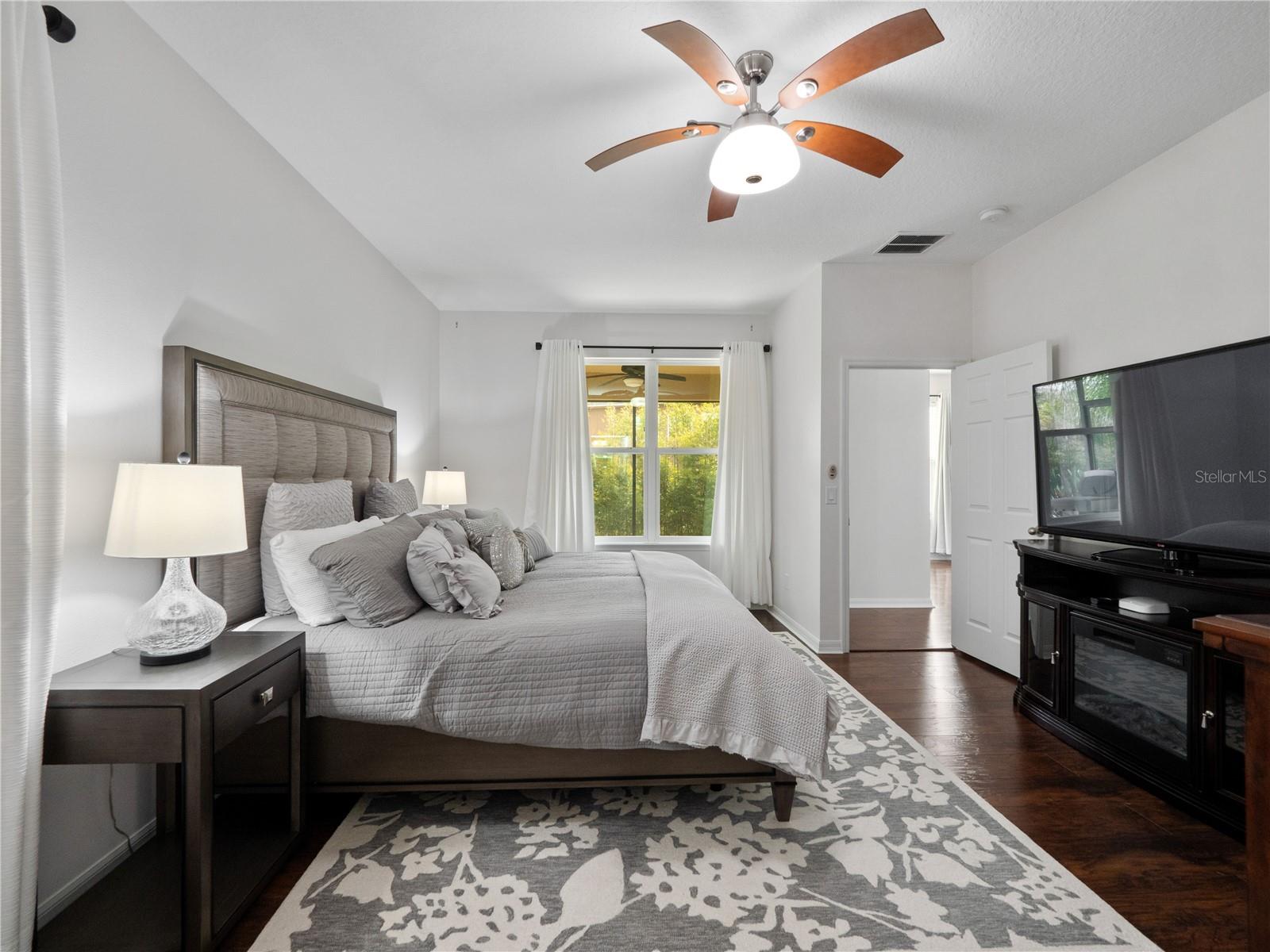 Image 46 of 98 For 780 Daisy Hill Court