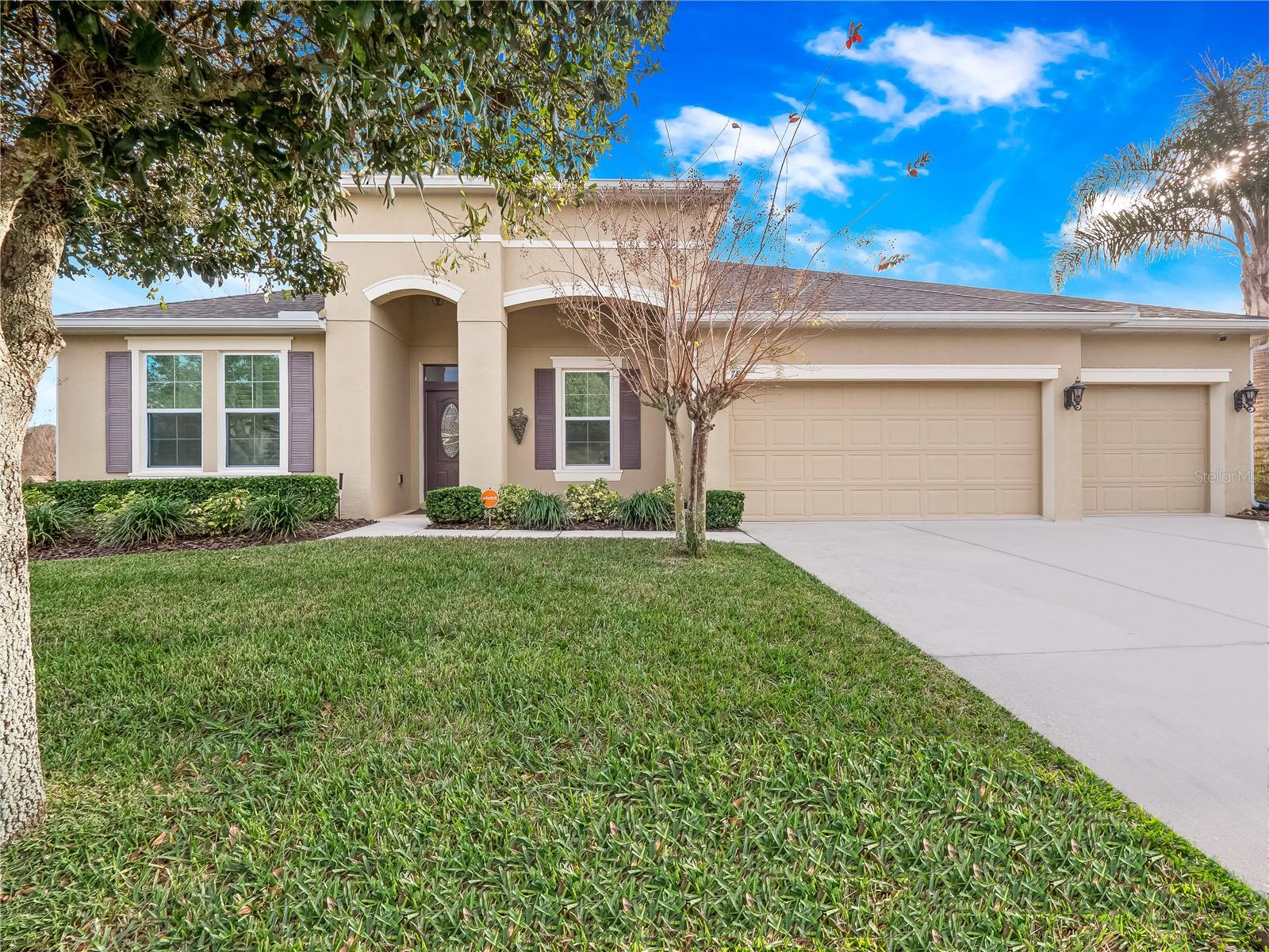 Image 5 of 98 For 780 Daisy Hill Court