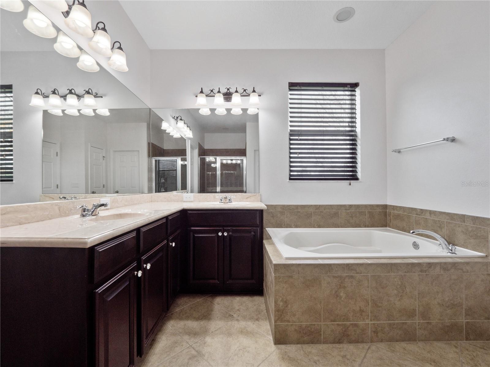 Image 50 of 98 For 780 Daisy Hill Court