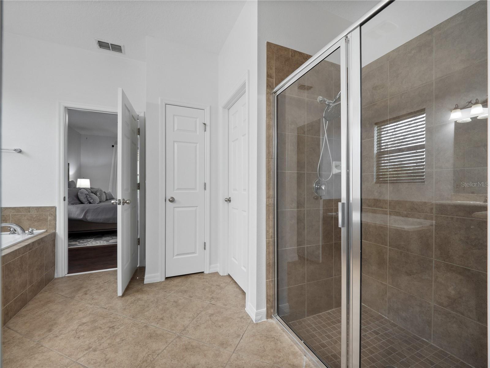 Image 52 of 98 For 780 Daisy Hill Court