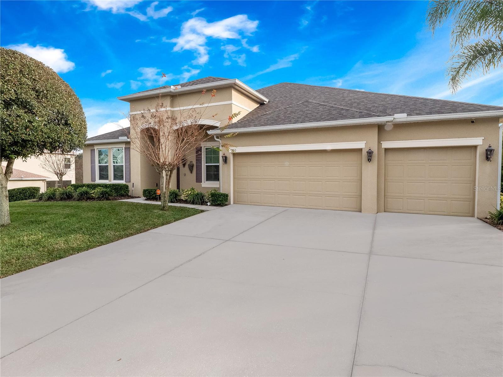 Image 6 of 98 For 780 Daisy Hill Court